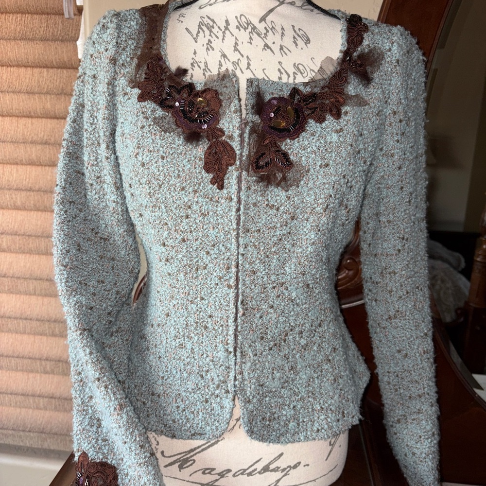 Tweed Blazer fitted with chocolate, Lace Accents